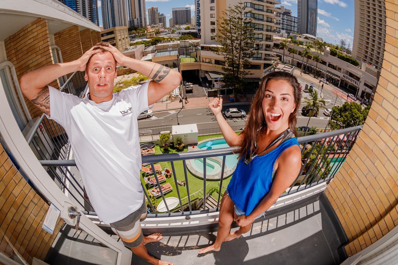 Bunk Surfers Paradise International Backpacker Hostel (Adults Only) Гоулд Коуст Екстериор снимка
